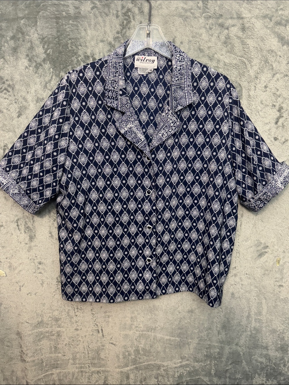 Wilroy traveller 16 Navy Patterned Button-Front Short Sleeve Top blouse vtg